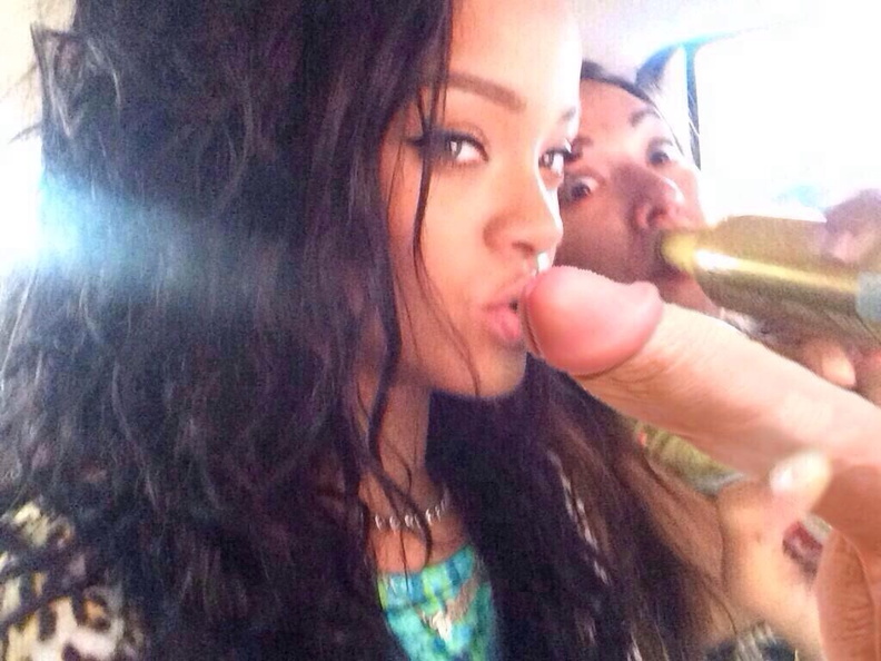 2015 leak - Rihanna new sex nude photos - sucking dick