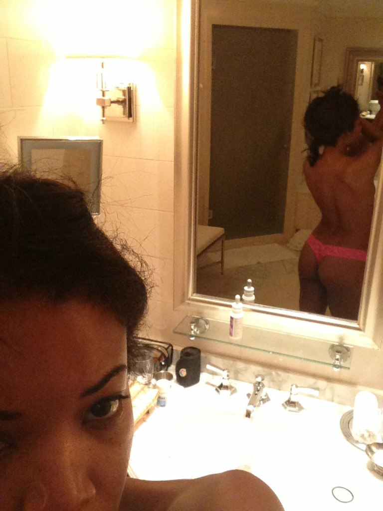 ass in bikini mirror selfies ! Gabrielle Union sexy nudes 