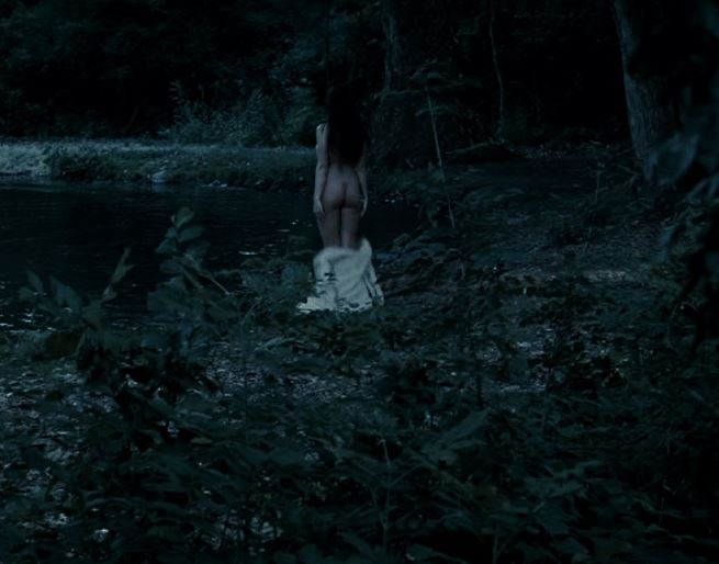 Celeb Hayley Atwell with her nice booty, totally nude in the woods! Naked butt!