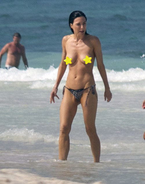 Jaime Murray spotted topless on the beach! Tits! Boobshot!