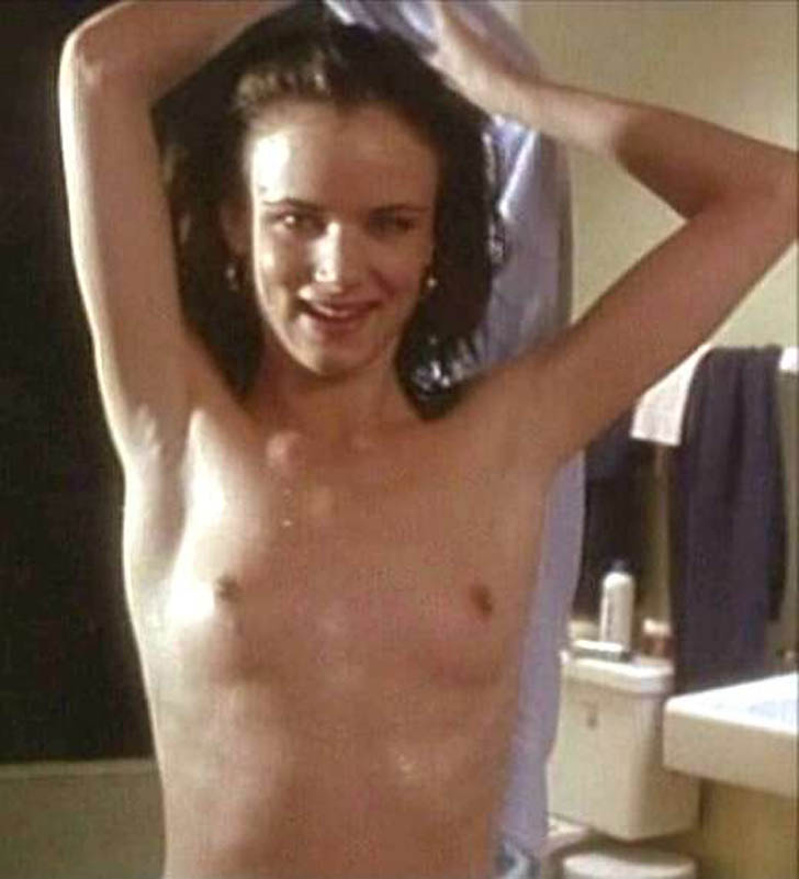 Juliette Lewis small tiny tits - celeb exposed topless 1