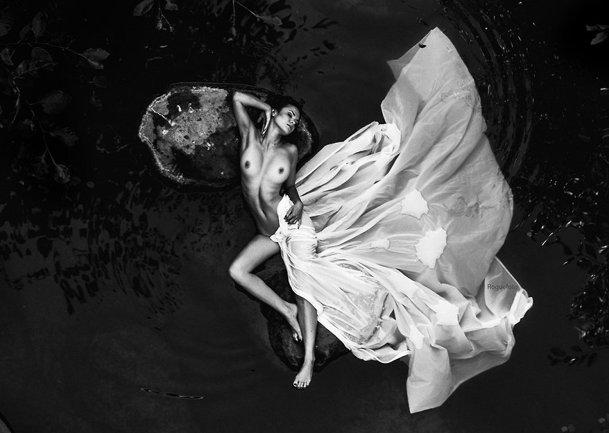 Kaili Thorne black and white naked photo
