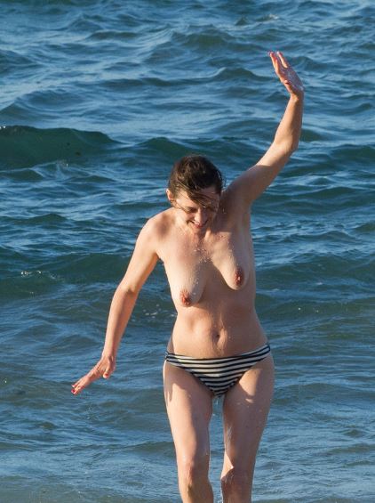 Marion Cotillard naked on the beach! paparazzi photos topless 