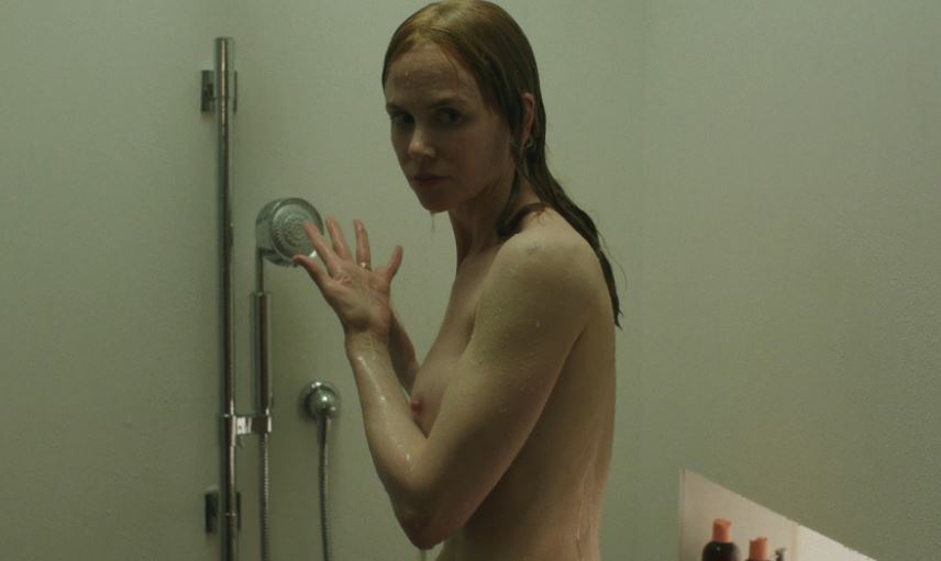 Nicole Kidman once again shows off her boobs and nipples in TV show Big Little Lies! Celeb titties nude in shower scene!)