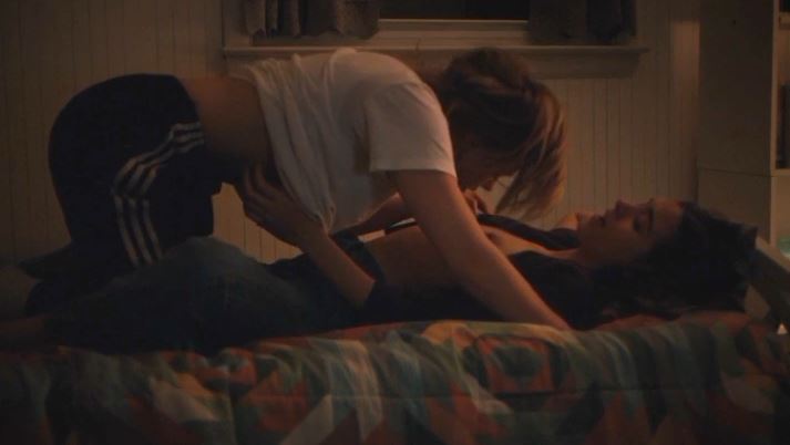 Chloe Grace Moretz licking tits and sucking the nipples of her girlfriend i...