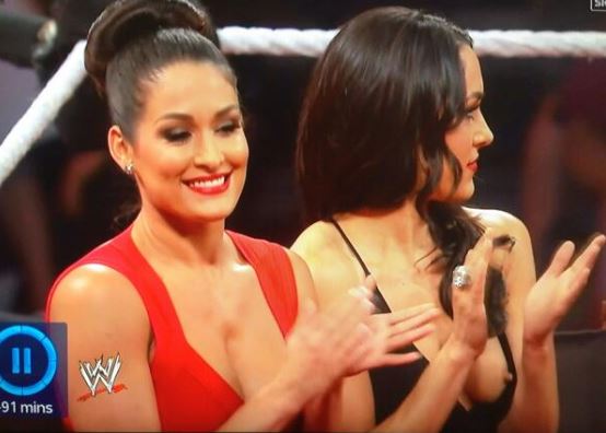 554px x 396px - Top 10: WWE diva wardrobe malfunctions (nipslips, pussy ...