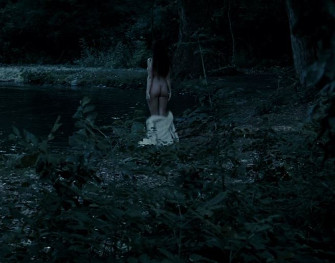 Celeb Hayley Atwell with her nice booty, totally nude in the woods! Naked butt!