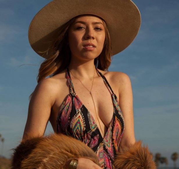 Jennette McCurdy celebrity bikini boobs