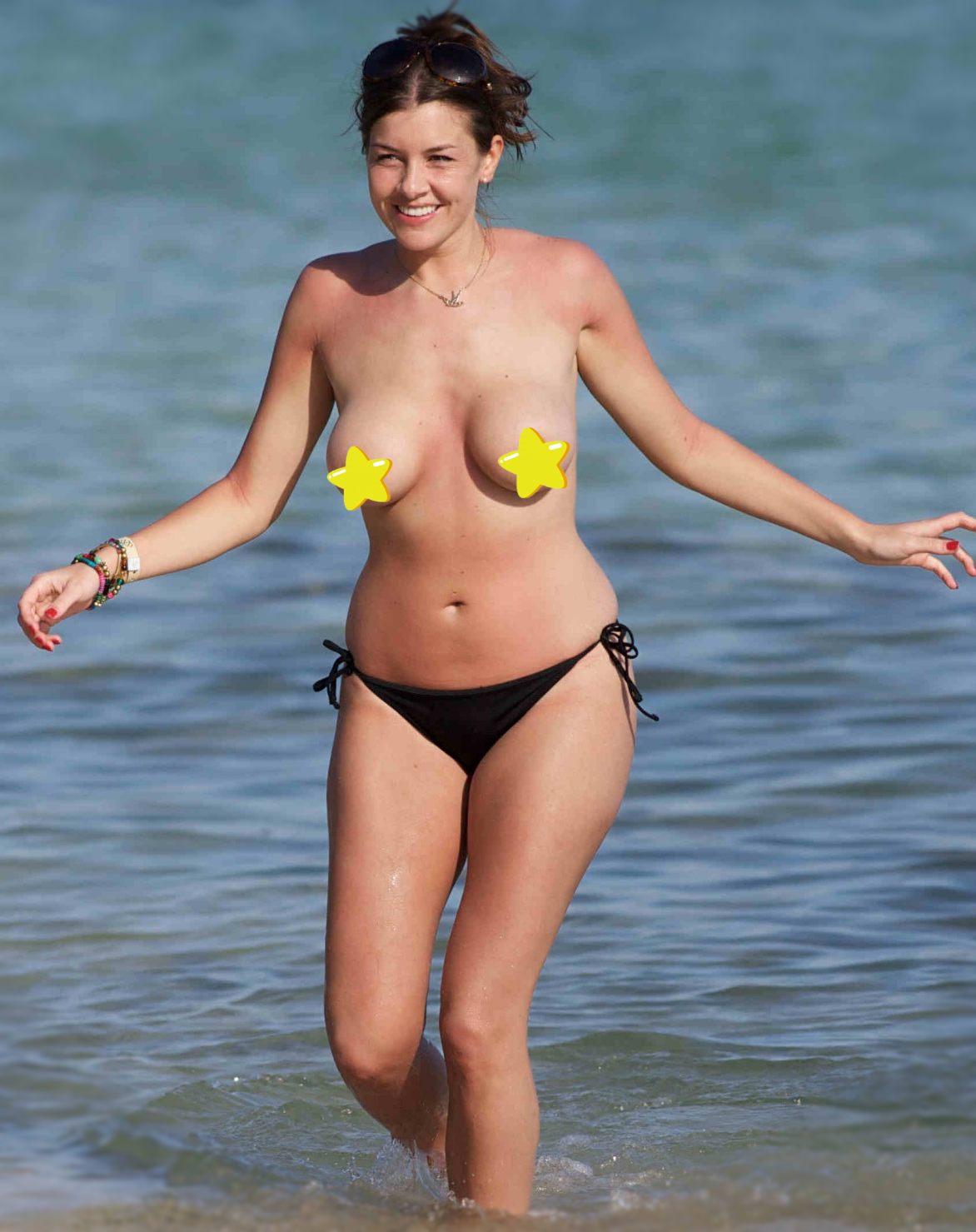 Imogen Thomas topless on the beach! paparazzi leaked picture! 