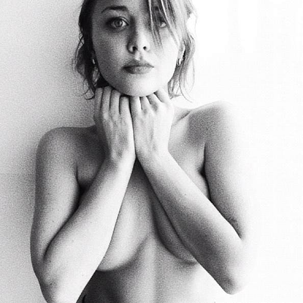 Jordan Hinson naked - tits topless