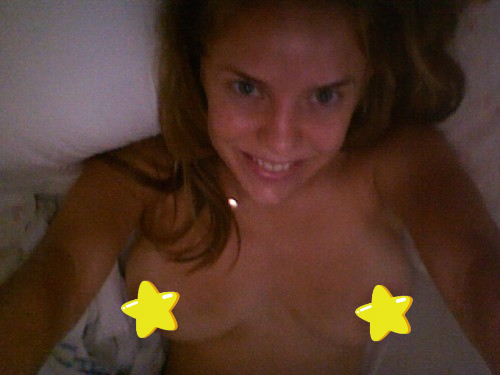 Kelly Gardner's nude selfies - 