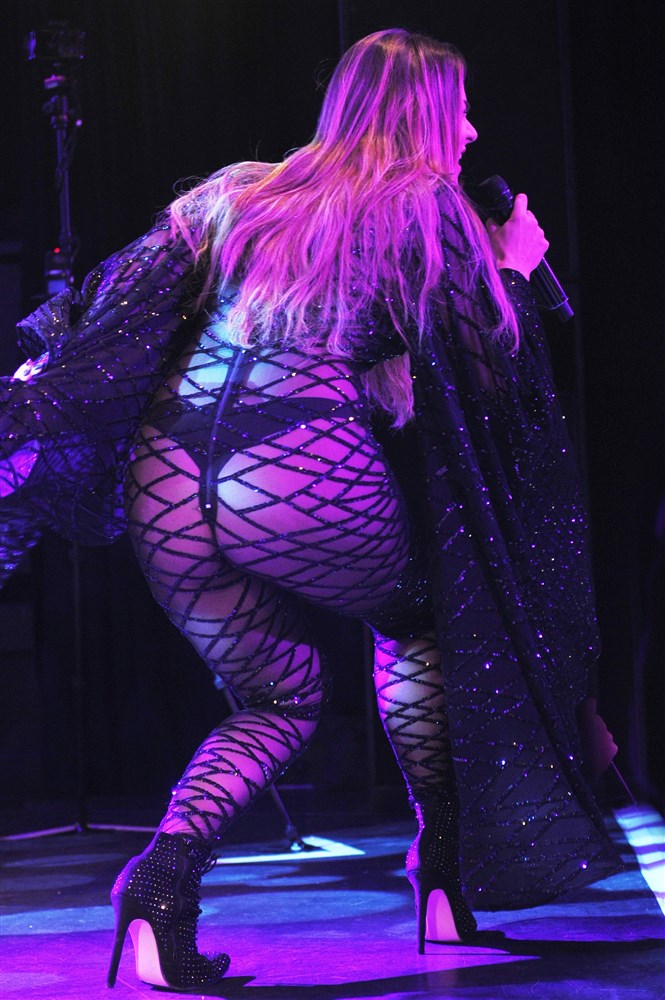 Nice big ass of teenie celebrity  Jojo, live on stage with see through dress exposing her big ass and thong.