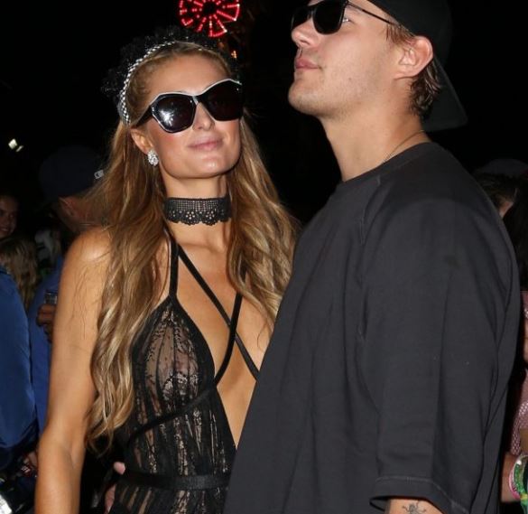 Sexy nipples of Paris Hilton visible in #seethru dress