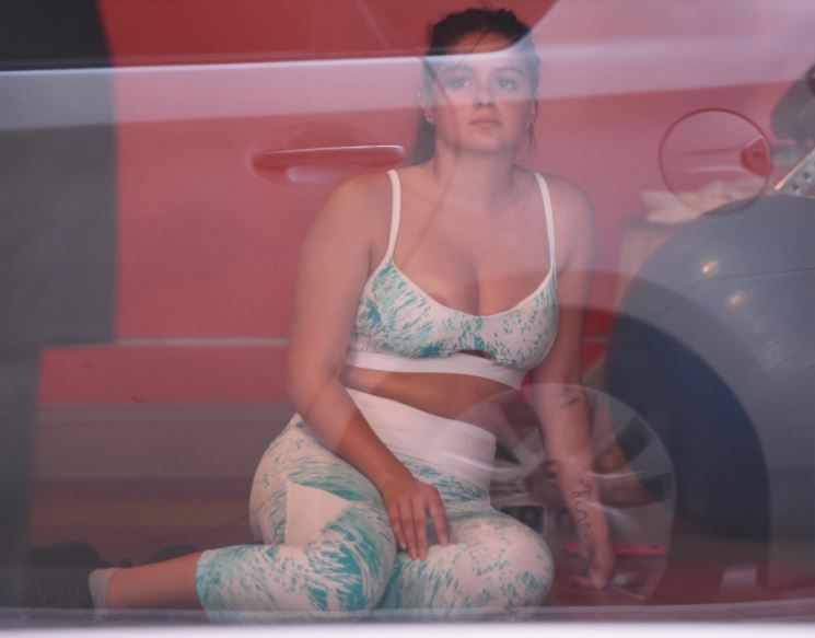 Celebrity Ariel Winter nipple slip boob at the gym