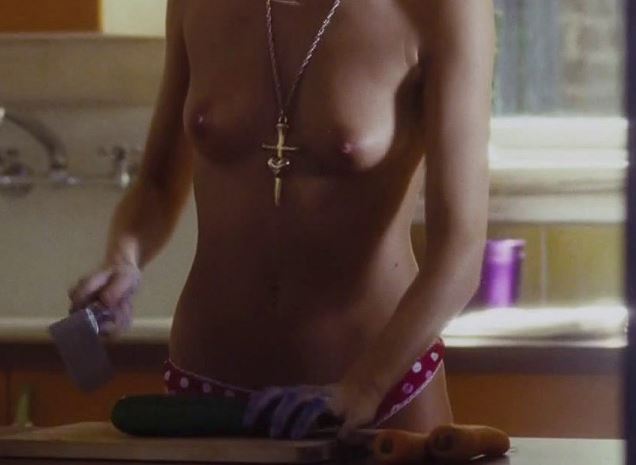 Why not cook a meal topless? Sienna Miller boobs nude exposed in the kitchen!